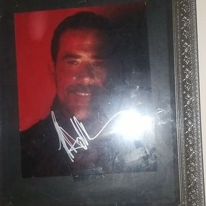 Jeffery dean Morgan's autograph